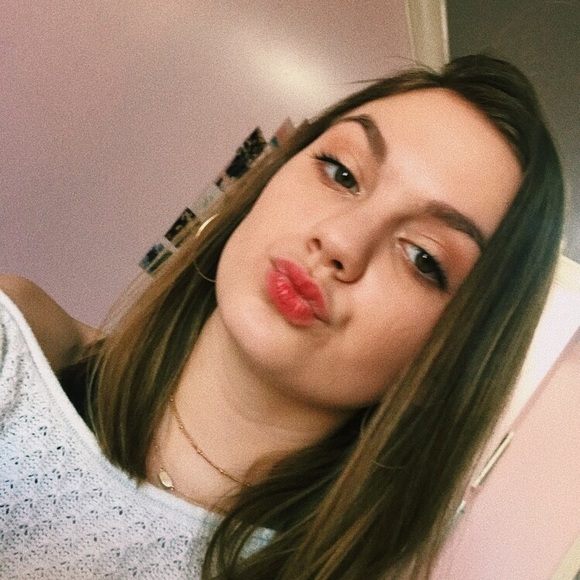 zoeytay13